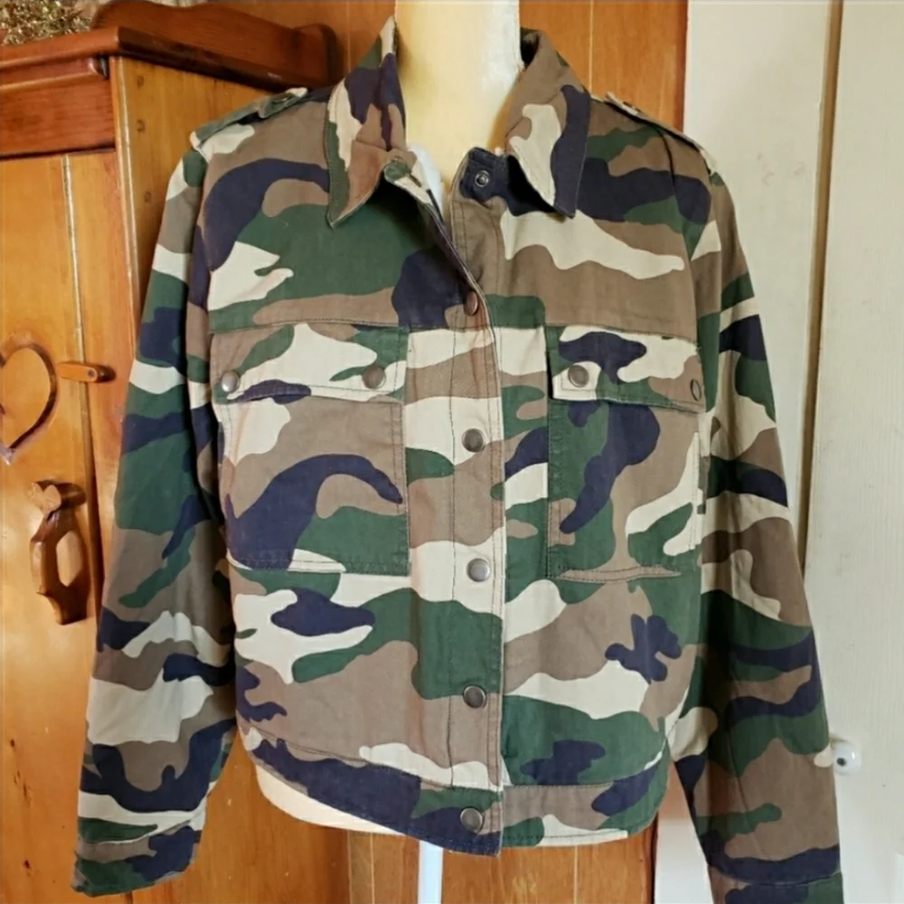 NWT Camo Cropped Forever 21 Jacket XXL - Picture 1 of 7